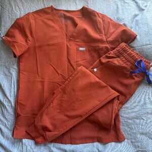 Auburn Figs Scrub Set